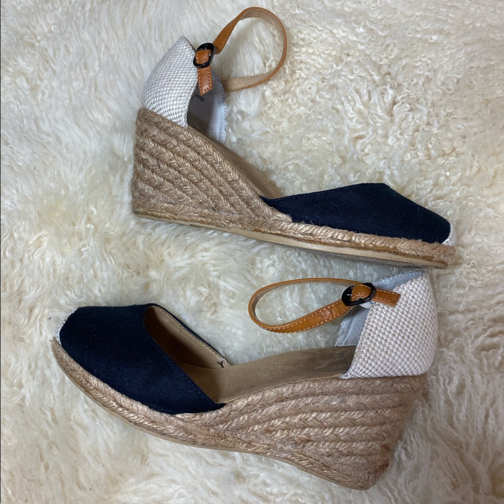 Pre-Owned White Mountain Wedge Heels Size 6 1/2